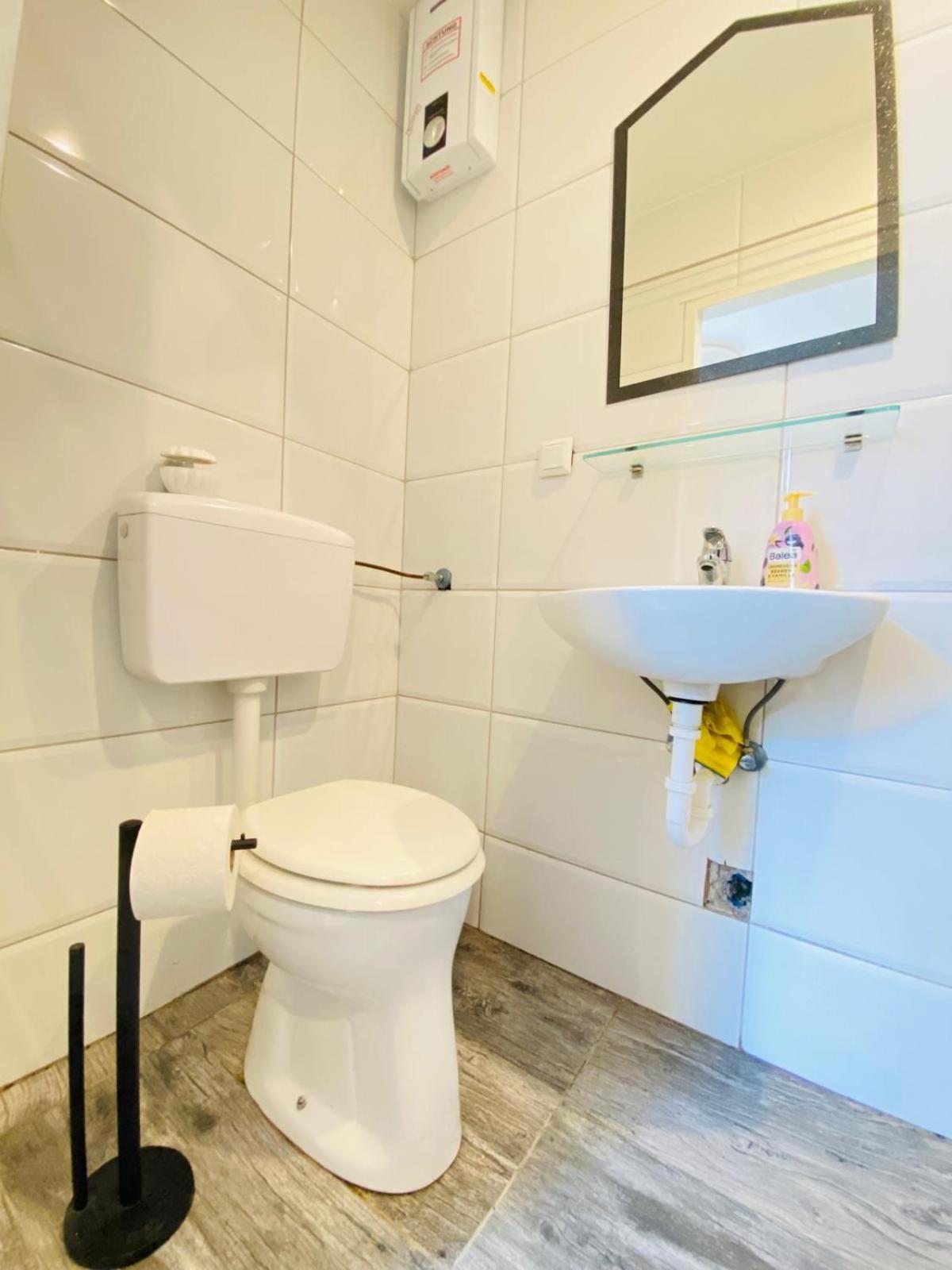 Cute 1Br Apt - 10 Mins Walk From Downtown Wien Eksteriør bilde